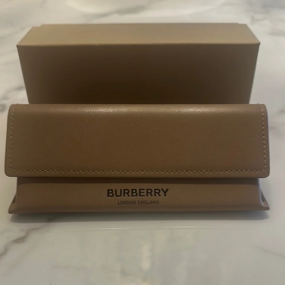AUTHENTIC BURBERRY Sunglasses